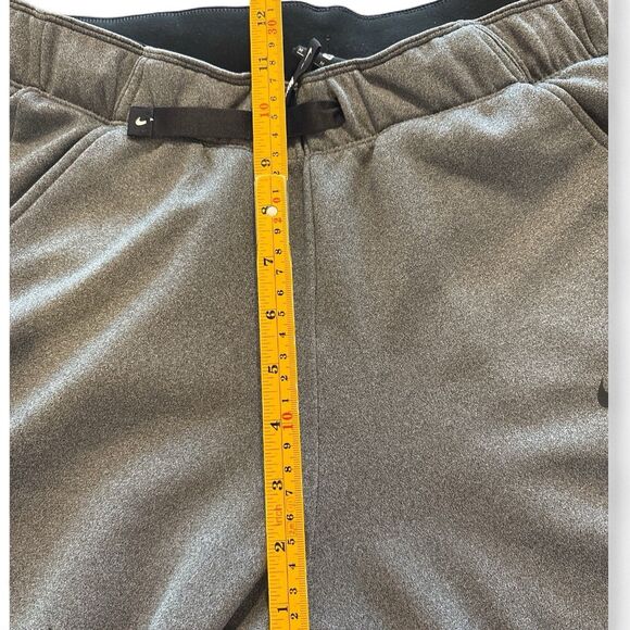 Nike Women’s Therma Joggers Size Medium Grey Logo Sweatpants Athleisure - Picture 4 of 11